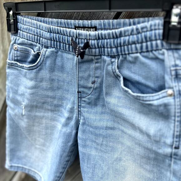 Signature Levi's Pull-On Boy Jean Shorts, Sz Medium - Picture 3 of 6